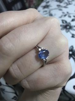 Кольцо с натуральным сапфиром 1.5 карата