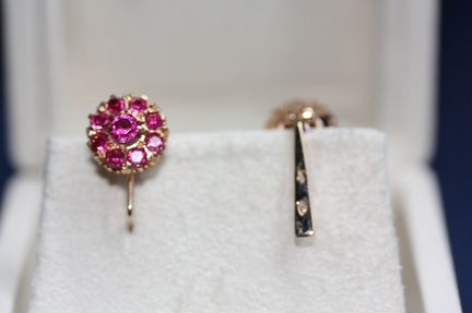 Золотые серьги