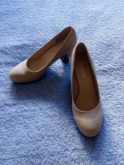 Туфли светлые / бежевые размер 37,5