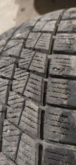 Зимние шины 215/60 R17 Bridgestone