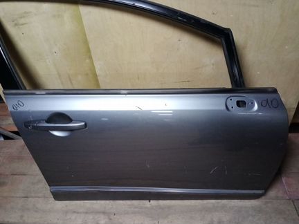 Дверь передняя правая Honda Civic 4D 06-11г