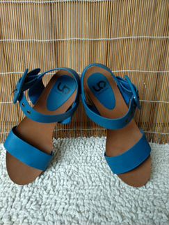 Босоножки женские