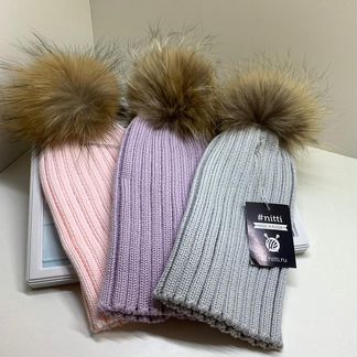 Теплая женская шапка с помпоном новая