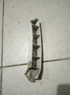 Кронштейн бампера передний левый Ford Focus CB8