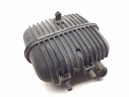 Резонатор воздушного фильтра Audi A4 2.0 tfsi