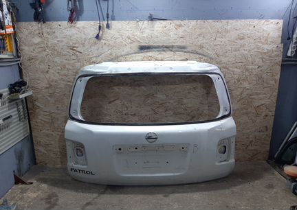Крышка багажника Nissan Patrol Y62