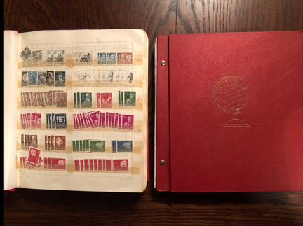 Комплект коллекционных марок (два альбома)