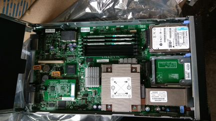 Серверы IBM BladeCenter HS12
