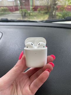 AirPods (второе поколение)