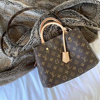 Сумка Montaigne BBLouis Vuitton