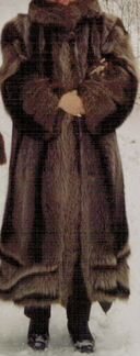 Шуба енот очень красивая