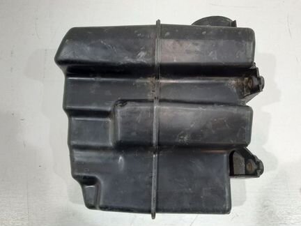 Резонатор воздушного фильтра передний Nissan