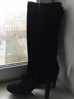 Сапоги на каблуках замша
