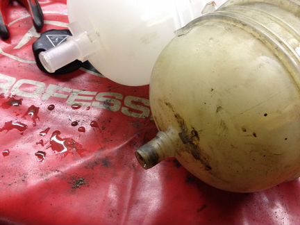 Расширительный бачок Peugeot 206