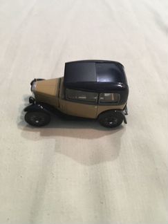 Oxford - austin Seven De Luxe RN Saloon Fawn 1931