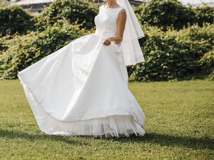 Свадебное платье