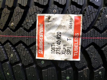 Pезина 275/40 R20 зимняя шипы Bridgestone новая