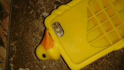 Чехол утенок для айфона 5 moschino