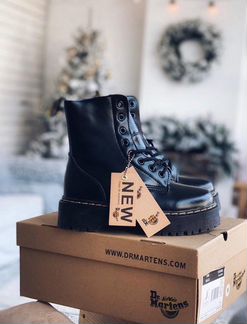 Черные кожаные ботинки dr. Martens