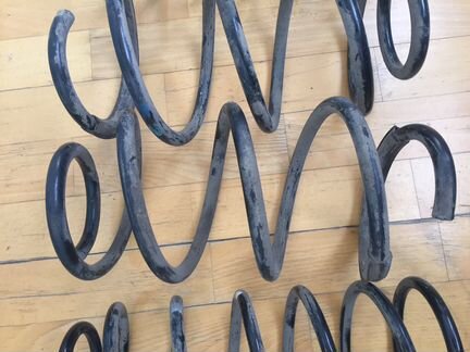 Продам задние пружина Kia Cerato 2013-2016