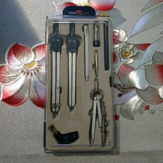 Готовальня новая