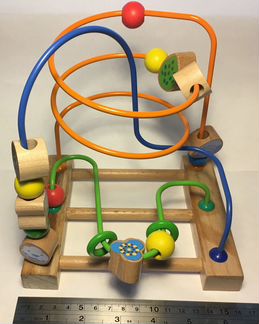 Лабиринт. Развивающая игрушка из дерева
