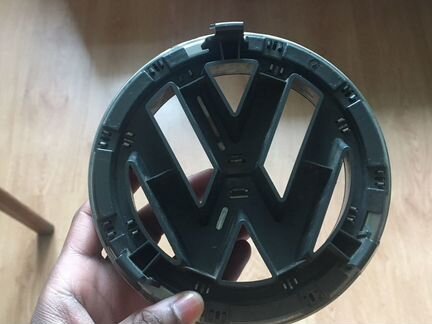 Значок на Фольсваген туарег