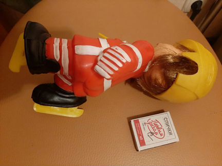 Советская игрушка,Хоккеист