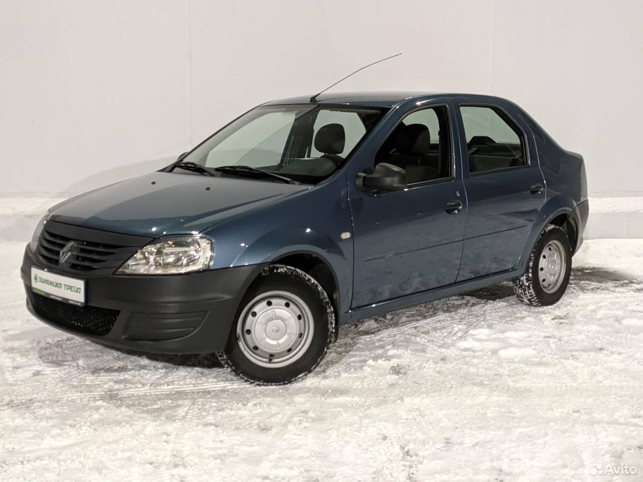 Автомобили с пробегом в архангельске. Рено Логан 2006 года. Renault Logan 1 Рестайлинг серебристый. Renault Logan 1 до Рестайлинг. Renault Logan 1.6 2020 год автомат.