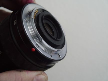 Автофокусный зумм sony Минольта З5-100mm диафра3.5