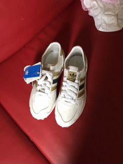 Кроссовки adidas