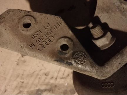 Подушка двигателя левая Ауди A6 4F0199307M